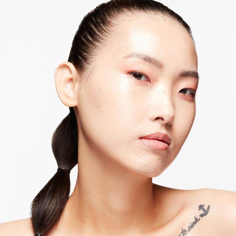 M.A.C Strobe Dewy Skin Tint image number 34